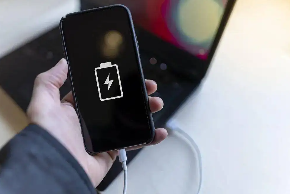 手機充一晚上電對電池有影響嗎?